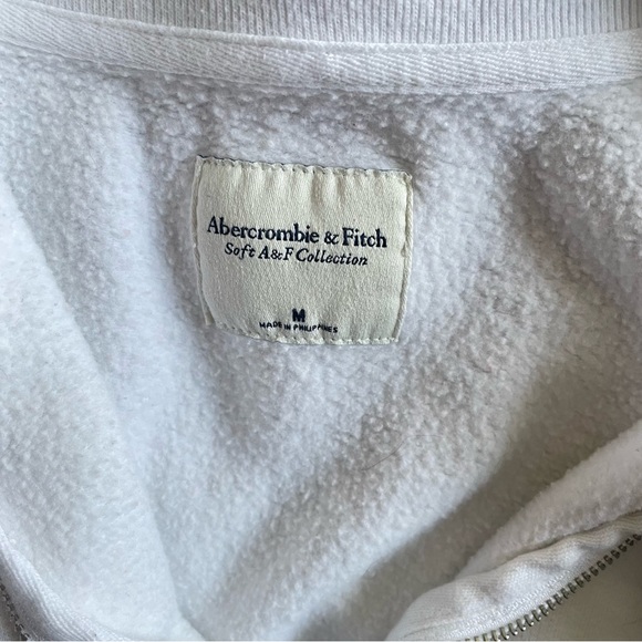 Abercrombie & Fitch Quarter-Zip Short Sleeve Sweatshirt in Medium - Picture 3 of 5